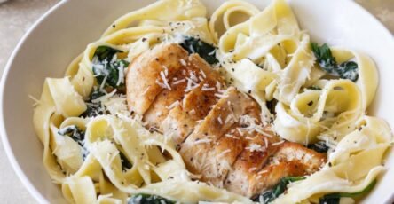 Creamy chicken Alfredo pasta with Parmesan cheese and garlic sauce