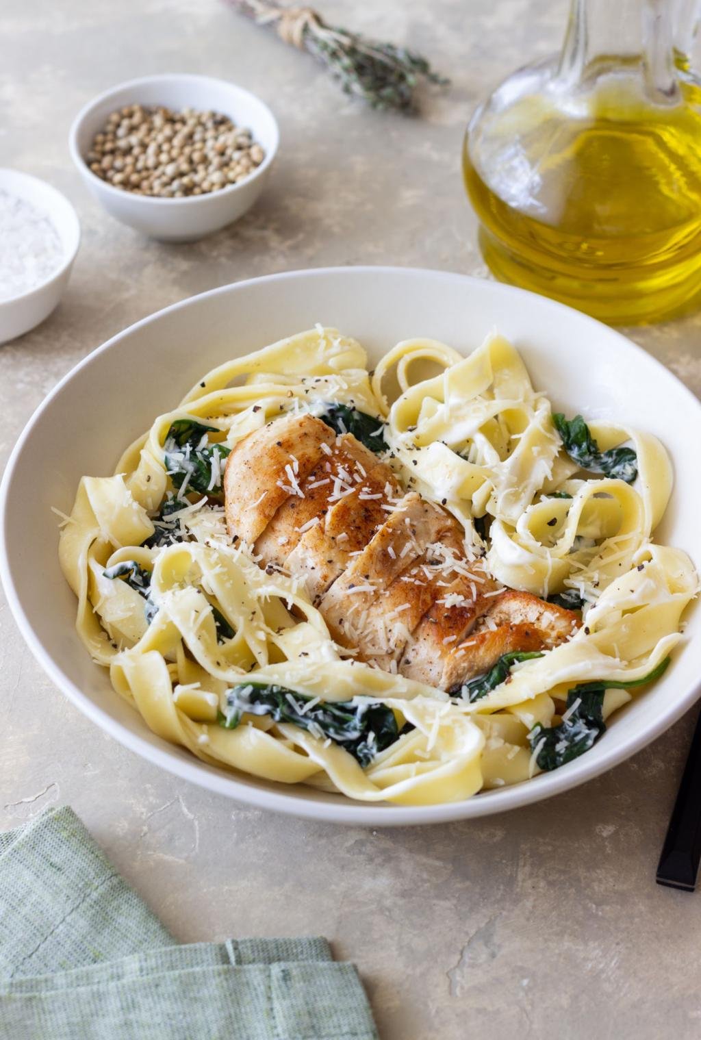 Creamy chicken Alfredo pasta with Parmesan cheese and garlic sauce